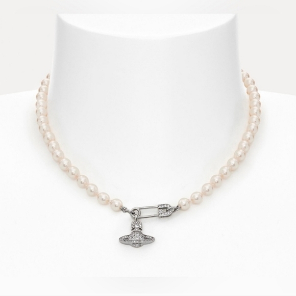 🩶🔹️VIVIENNE WESTWOOD 🔹️Off-White Lucrece Pearl Necklace (Silver Tone) - Picture 4 of 10